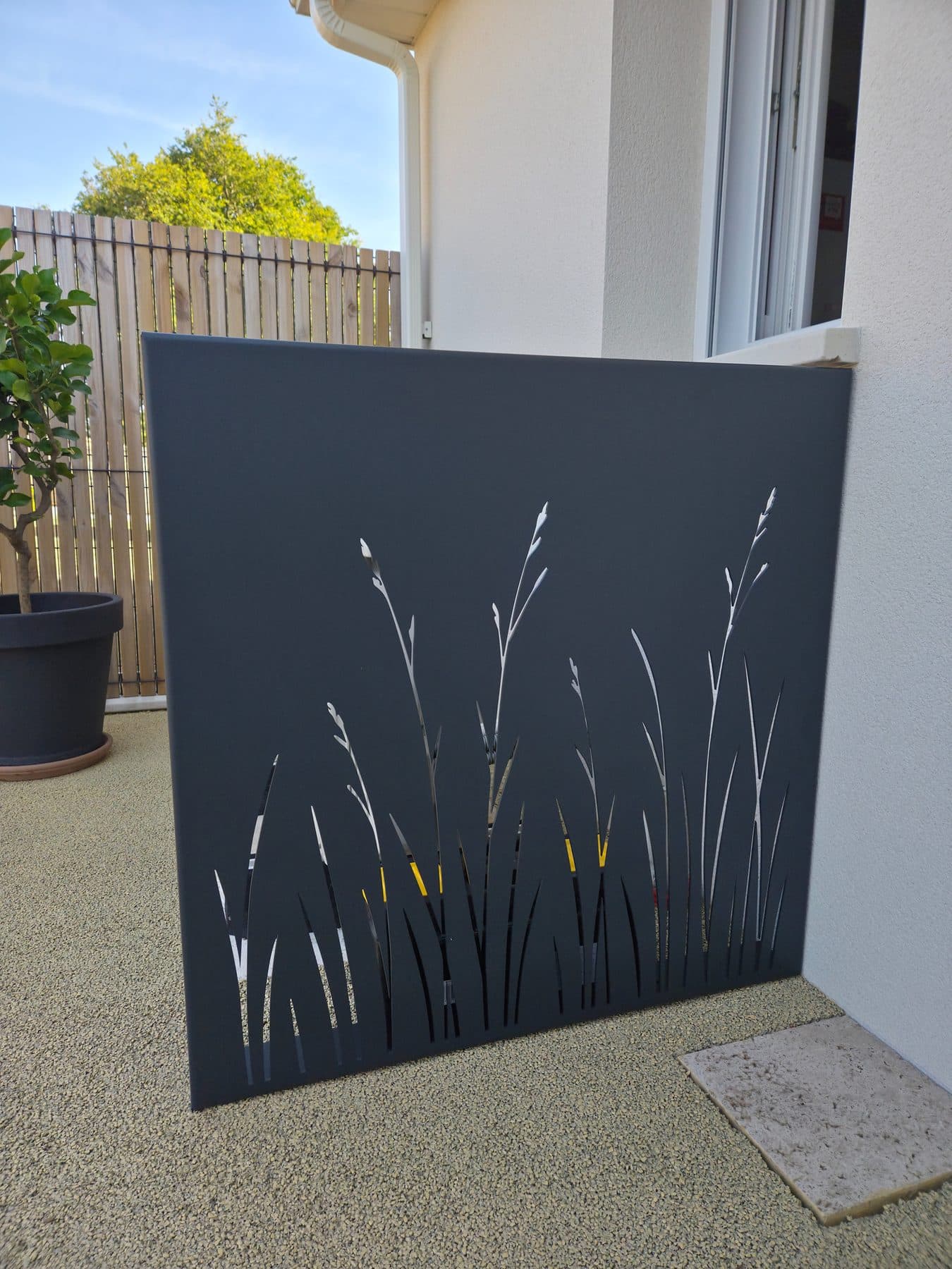 Claustra motif herbes en aluminium - Découpe laser 2D